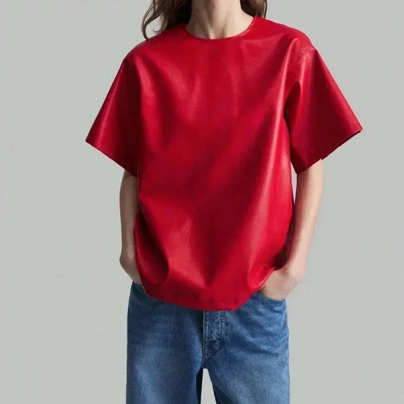 Red Casual Women's Cropped Crew Neck Top - Picture 3 of 7